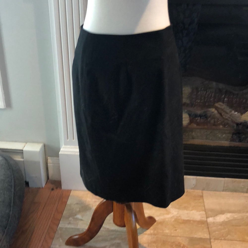 Banana Republic Size 4 pencil skirt